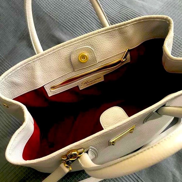 BLUMARINE 💯 authentic, leather tote bag! Has leather crossbody strap as well. - Picture 5 of 16